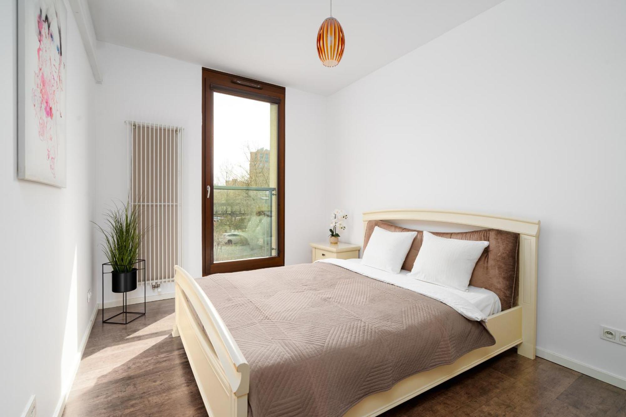 - Great Location - One Bedroom - Kolejowa Butas Warsaw